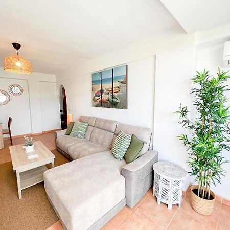 Spacious Apartment In The Center Of トレモリノス エクステリア 写真