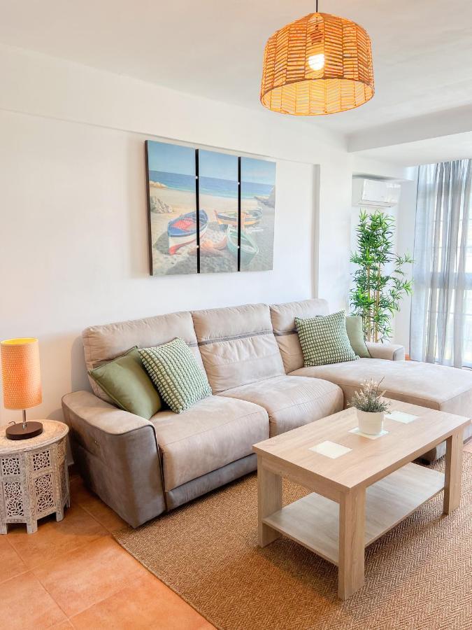 Spacious Apartment In The Center Of トレモリノス エクステリア 写真