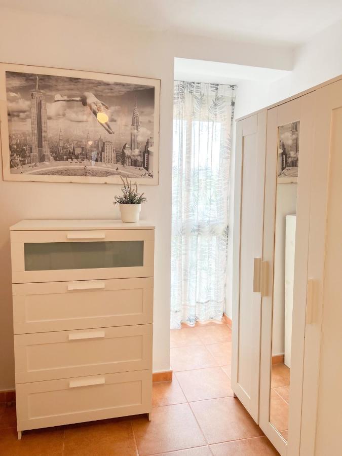 Spacious Apartment In The Center Of トレモリノス エクステリア 写真
