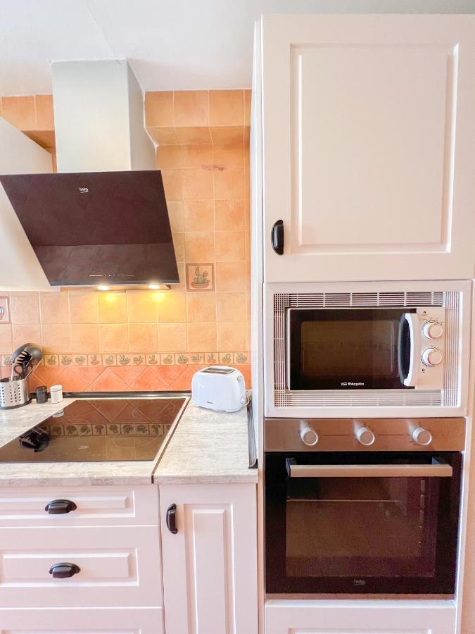 Spacious Apartment In The Center Of トレモリノス エクステリア 写真