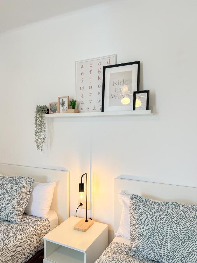 Spacious Apartment In The Center Of トレモリノス エクステリア 写真